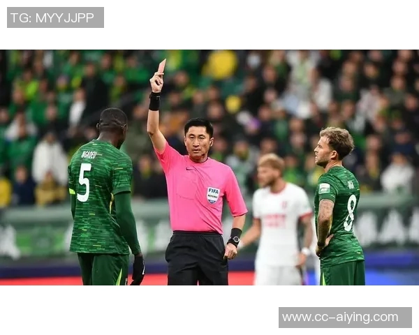 伊拉克主帅对马宁执法表示不满红牌判罚令人惊讶