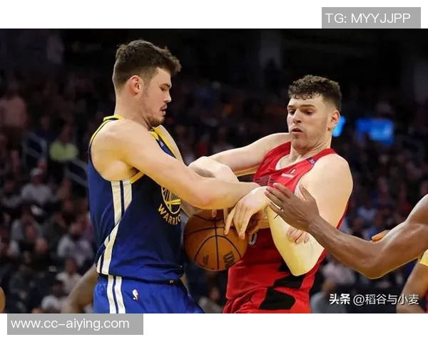 卡尔克布伦纳在对抗独行侠内线时表现出色应该给予他更多的上场时间